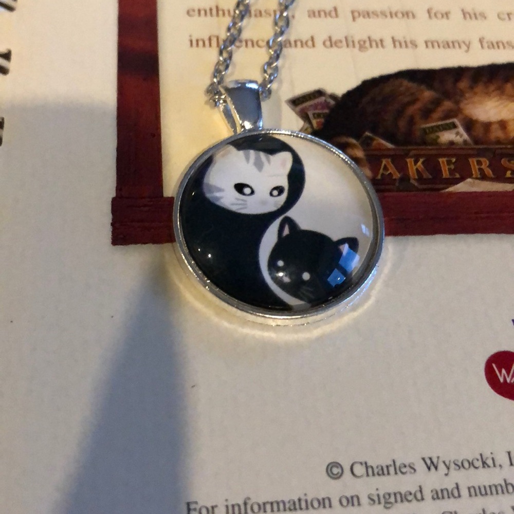 🌸Yin Yang cats necklace 🌸